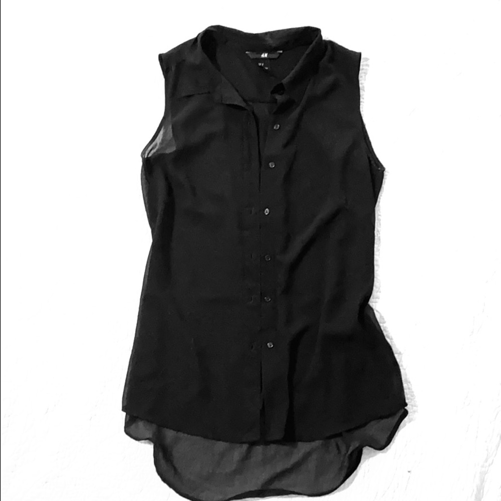 Sleeveless blouse